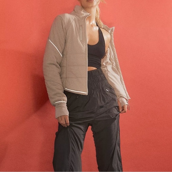 FP Movement Gathering Storm Run Puffer - Fits like Size S - Picture 5 of 10